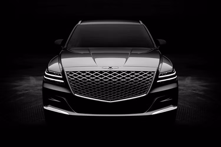 SUV hạng sang Genesis GV80 thừa hưởng khá nhiều chi tiết từ bản Concept SUV-1 của Genesis cách đây một thời gian. Cái bóng thiết kế dưới thời "Ông lớn" Hyundai đang dần được Genesis lột bỏ và tạo ra một nét đặc trưng riêng. Xu hướng hiện đại, sang trọng và tương lai chính là những thứ mà Genesis đang hướng tới để áp dụng trên các mẫu xe của mình, bao gồm cả GV80.