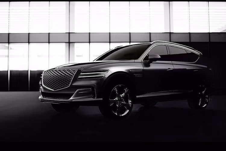 Mới đây, hãng xe sang xứ Hàn - Genesis vừa bất ngờ tung ra loạt hình ảnh chính thức đầu tiên về mẫu SUV cỡ lớn Genesis GV80 2020 mới. Trước đó, từng có nhiều thông tin khẳng định rằng Genesis đã giới thiệu GV80 tới một số khách hàng VIP trong cuối năm 2019. Được biết, Genesis GV80 sẽ bắt đầu "lên kệ" tại Hàn Quốc trong tháng này và sớm có mặt ở một số thị trường trên thế giới nhằm cạnh tranh với các đối thủ phương tây như BMW X5 hay Audi Q7.