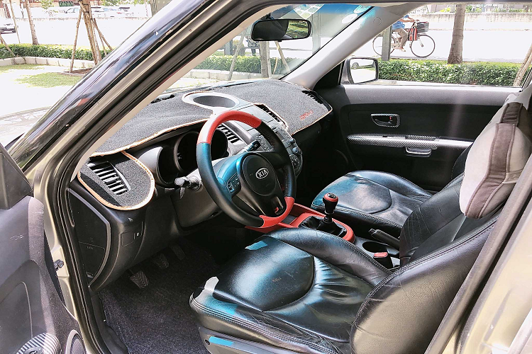 Trên thực tế, hộp số sàn luôn trở ngại đối với số đông người mua xe, nhất là những khách hàng ưu tiên sự tiện lợi khi vận hành, không phải ai cũng thích lái kiểu “đạp côn vô số”.