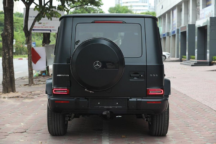 Mercedes-Benz G63 2020 sở hữu "trái tim" là động cơ V8 Bi-Turbo, dung tích 4.0L cho sức mạnh 585 mã lực tại 6.000 vòng/phút và mô-men xoắn cực đại 850 Nm tại 2.500 - 3.500 vòng/phút.