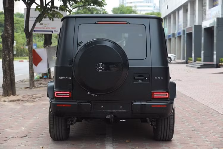 Mercedes-Benz G63 2020 sở hữu "trái tim" là động cơ V8 Bi-Turbo, dung tích 4.0L cho sức mạnh 585 mã lực tại 6.000 vòng/phút và mô-men xoắn cực đại 850 Nm tại 2.500 - 3.500 vòng/phút.