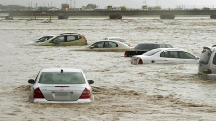 Xe oto bi ngap nuoc do lu lut co duoc bao hiem boi thuong?