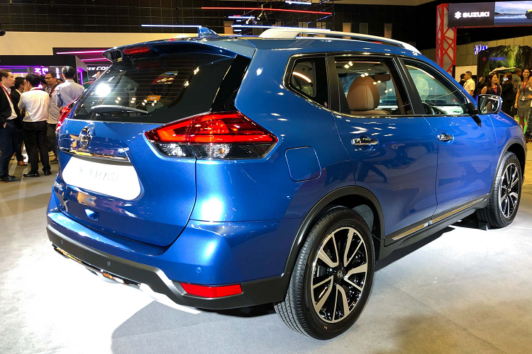 Trong khi đó, tại một số thị trường như Thái Lan, mẫu xe SUV Nissan X-Trail mới không được phân phối phiên bản máy 2.0L này, thay vào đó là 2 lựa chọn động cơ 2.5L N/A và 2.0L mild-hybrid.