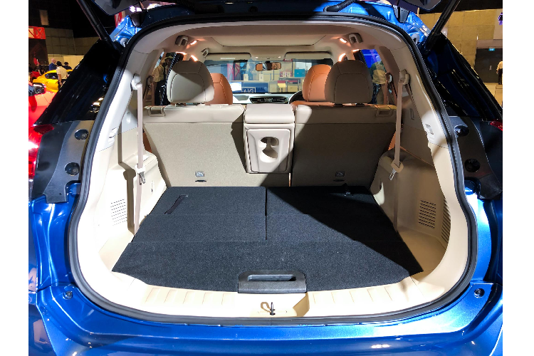 Hy vọng trong tương lai gần, Nissan Việt Nam sẽ sớm đưa X-Trail phiên bản nâng cấp facelift mới về thị trường Việt để khách hàng trong nước có thêm sự lựa chọn mới mẽ hơn.