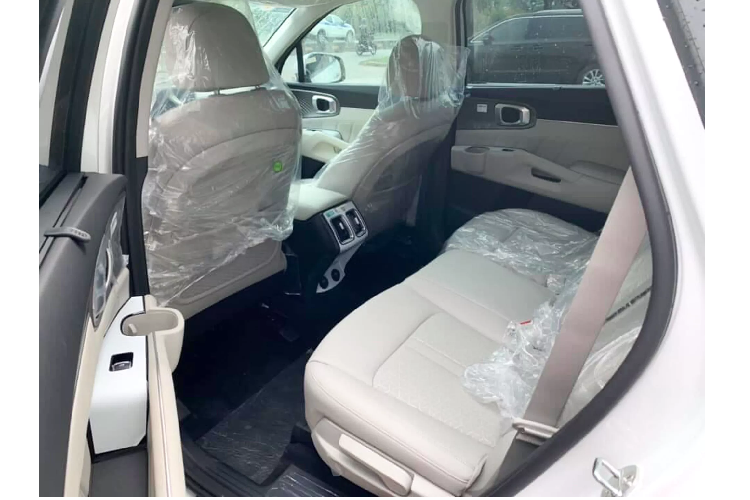 Bên cạnh đó, lựa chọn Sorento bản máy dầu còn dễ dàng tìm được khách mua lại hơn nếu như người dùng có nhu cầu bán tại.