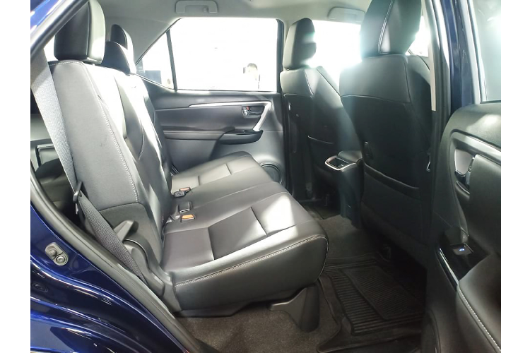 Trong tương lai gần, Toyota Fortuner 2021 sẽ nhanh chóng về Việt Nam. Trong đó, phiên bản 2.4L AT sẽ rất phù hợp đối với những khách hàng có nhu cầu mua SUV 7 chỗ chạy dịch vụ hay phục vụ cho gia đình.