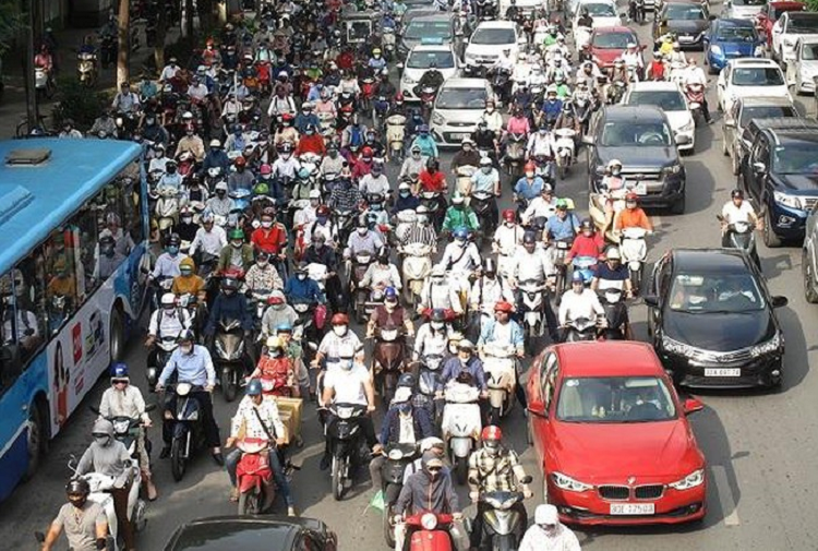 Tranh cai gay gat ve quy dinh xe may phai bat den 24/24h