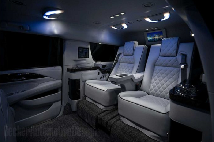 Về giá bán "khủng", Cadillac Escalade ESV của Sylvester Stallone có giá đắt gấp 5 lần so với một chiếc Escalade ESV 2019 tiêu chuẩn.