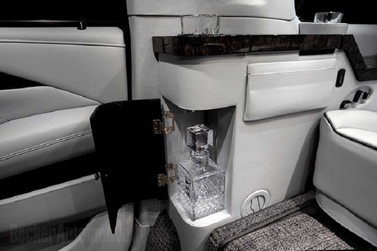 Chia sẻ về chiếc Cadillac Escalade ESV của mình, ông Sylvester Stallone cho biết: "Tôi rất thích tự tay thiết kế khoang nội thất siêu sang trọng với Howard Becker. Các thiết bị điện tử trên xe và chất lượng của chiếc Escalade ESV này là đỉnh nhất. Hy vọng chủ sở hữu mới của chiếc xe sẽ gắn bó nhiều năm với xe để trải nghiệm được trọn vẹn sự hoàn hảo của Becker Cadillac ESV.