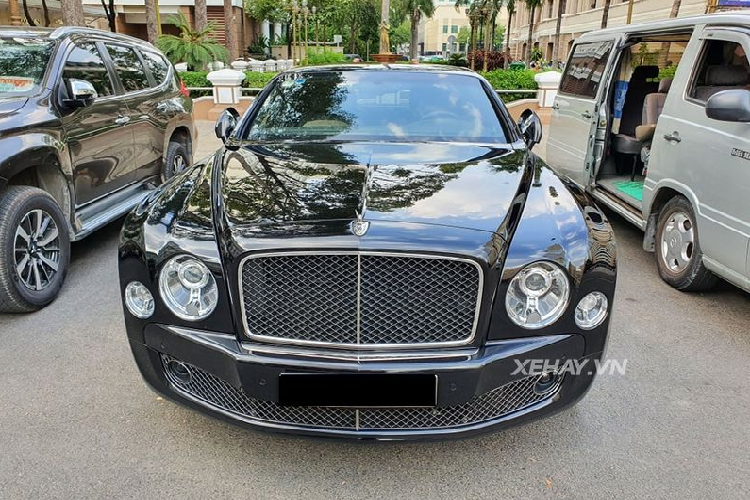 Cung cấp sức mạnh cho chiếc Mulsanne Speed này là cỗ máy tăng áp V8 6.75L sản sinh công suất 530 mã lực và mô men xoắn cực đại 1.100 Nm, kết hợp cùng hộp số tự động 8 cấp, dẫn động cầu sau, cho phép xe có thể tăng tốc từ 0-100 km/h trong 4,9 giây.