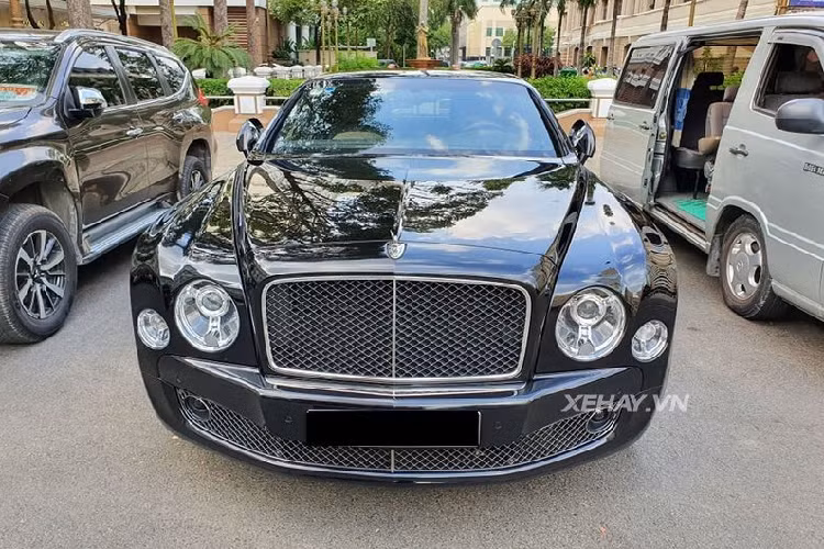 Cung cấp sức mạnh cho chiếc Mulsanne Speed này là cỗ máy tăng áp V8 6.75L sản sinh công suất 530 mã lực và mô men xoắn cực đại 1.100 Nm, kết hợp cùng hộp số tự động 8 cấp, dẫn động cầu sau, cho phép xe có thể tăng tốc từ 0-100 km/h trong 4,9 giây.