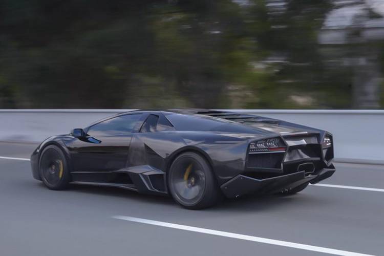 Cuối cùng, phần nắp động cơ trên Murcielago được gỡ bỏ và thay mới bằng chi tiết làm từ sợi carbon, nắp động cơ bằng kính trong suốt giúp ta có cái nhìn rõ hơn về khối động cơ “khủng” trên Lamborghini Murcielago LP640-4. Ngoài những chi tiết nói trên, chủ nhân xe cũng có thể tìm kiếm thêm bộ mâm với thiết kế hầm hố của Reventón để kết hợp với bộ bodykit bằng sợi carbon đến từ thương hiệu DarwinPro.