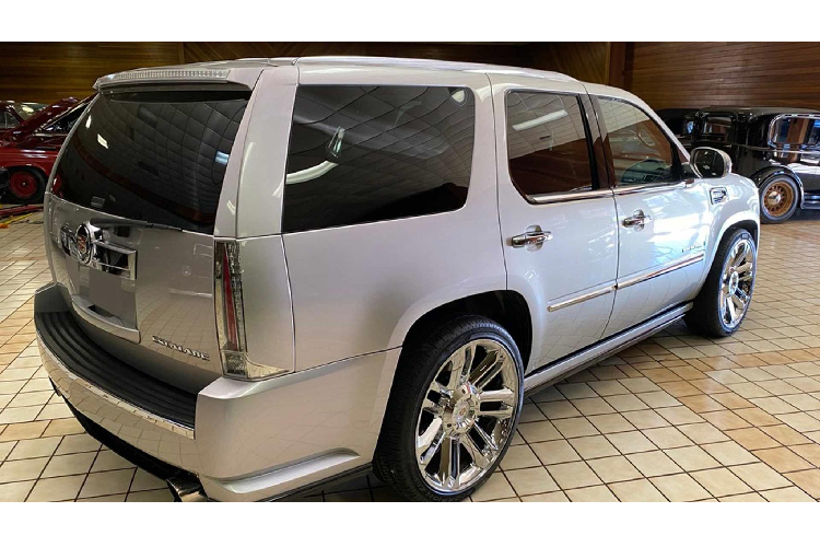 Mặc dù hiệu suất của Escalade này không được công bố, nhưng trên mẫu Cadillac CTS-V động cơ này cho công suất tối đa 556 mã lực tại 6.100 v/p và mô-men xoắn cực đại 747Nm đạt được từ 3.800 v/p, còn trên dòng Camaro ZL1 đạt 580hp + 754Nm.