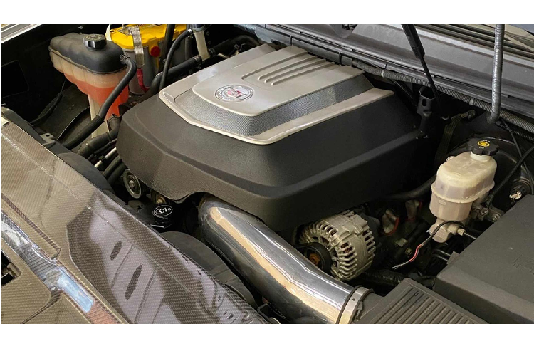 Bên dưới nắp ca-pô chiếc Escalade này là khối động cơ V8 dung tích 6.2L siêu nạp (supercharged) mang mã LSA.