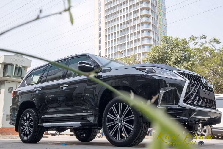 Chi tiet Lexus LX570 Super Sport 2020 gan 10 ty tai Viet Nam