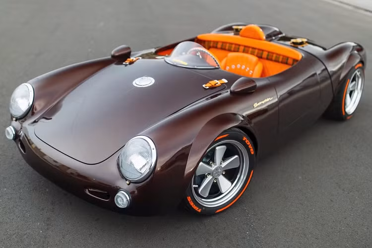 Có một sự thực rằng trong khi các chiếc siêu xe Porsche độ thường rất đắt đỏ, chúng lại có nhiều như nước. Dường như có mỗi ngày qua đi là lại có một chiếc Porsche độ với số mã lực điên rồ hoặc cấu hình off-road khác thường được ra đời.