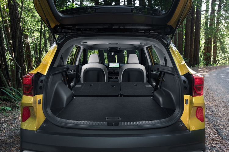 Trong khi ở Mỹ, mẫu SUV này có 2 phiên bản động cơ gồm hút khí tự nhiên 2.0L (149 mã lực và 179 Nm) và tăng áp T-GDI 1.6L (177 mã lực và 264 Nm).