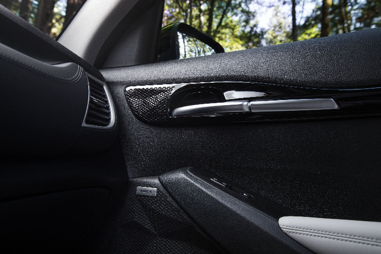 Động cơ diesel 1.5L có công suất 115 mã lực và mô-men xoắn 250 Nm.