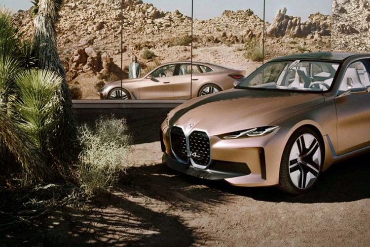 Khối mô-tơ điện sẽ được cung cấp năng lượng bởi một gói pin mới, nặng khoảng 550 kg, với công suất khoảng 80 kWh. Cấu hình này cho phép chiếc i4 di chuyển trong phạm vi 600 km với một lần sạc, theo thử nghiệm WLTP. Về khả năng sạc, hệ thống pin có thể sạc đầy lên đến 80% chỉ trong khoảng 35 phút và chỉ với 6 phút, chiếc xe có thể di chuyển thêm 100 km.