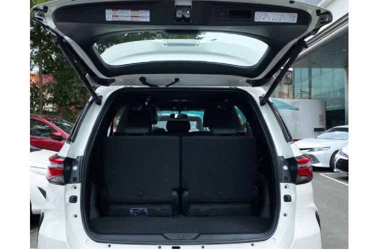 Với thế mạnh nằm ở thương hiệu mạnh, dòng xe có “số má” trong phân khúc nỗi tiếng ở khả năng giữ giá, dễ mua thuận bán.