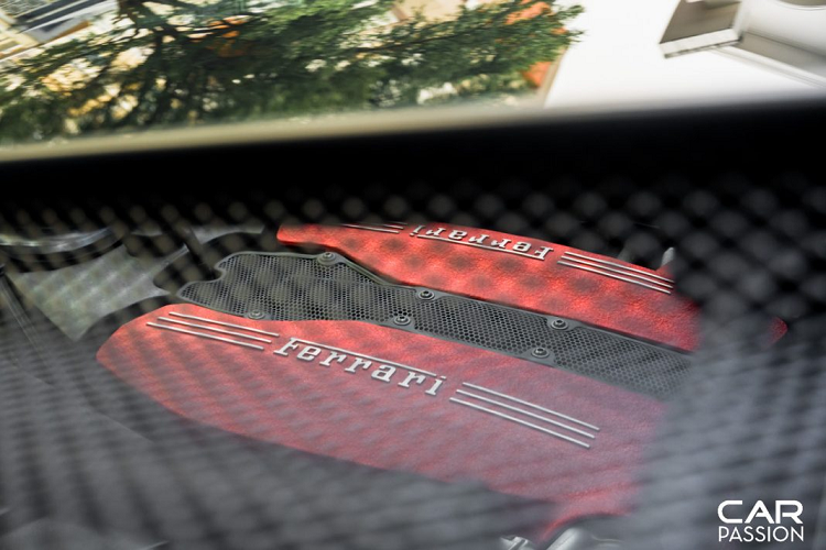 Tổng giá trị của gói độ lên đến hơn 30 nghìn đô la giúp cho vẻ ngoài của siêu xe Ferrari 488 GTB trở nên thể thao hơn và tăng tính khí động học cho “siêu ngựa”. Hiện chưa rõ giá bán Ferrari 488 GTB độ Super Veloce Racing xuất hiện trong bài viết này hiện vẫn là bí ẩn.