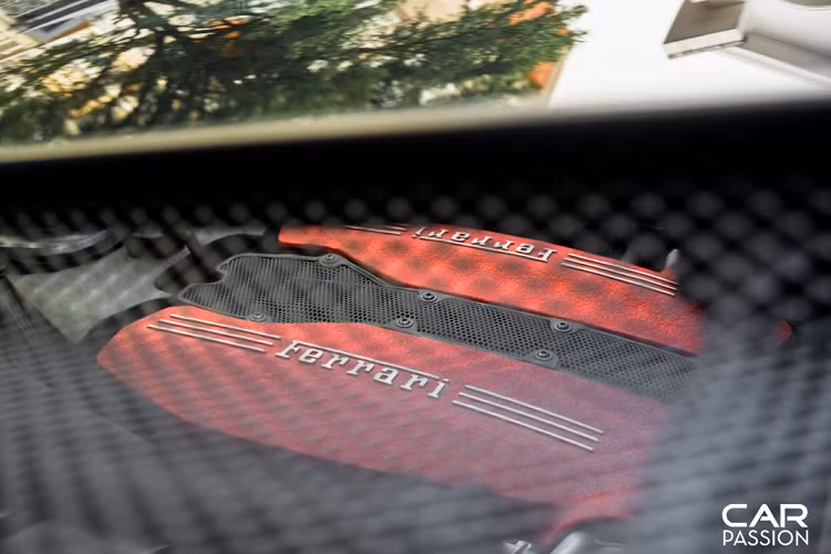 Tổng giá trị của gói độ lên đến hơn 30 nghìn đô la giúp cho vẻ ngoài của siêu xe Ferrari 488 GTB trở nên thể thao hơn và tăng tính khí động học cho “siêu ngựa”. Hiện chưa rõ giá bán Ferrari 488 GTB độ Super Veloce Racing xuất hiện trong bài viết này hiện vẫn là bí ẩn.