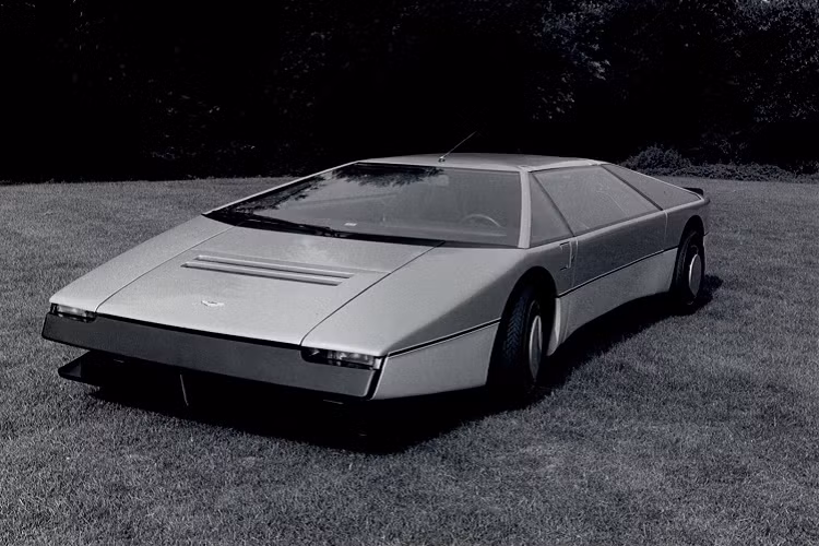 Bốn thập kỷ sau đó, chiếc xe nhiều lần được đổi chủ trước khi gặp được chủ nhân hiện tại. Ở thời điểm này, chủ của chiếc Aston Martin độc nhất này đã nhờ đến Classic Motor Cars, một đơn vị chuyên phục chế các mẫu xe cổ để mang thanh xuân trở về với chiếc xe. Sau khi phục chế xong, chiếc Bulldog sẽ được sử dụng để di chuyển trong các hành trình khắp thế giới và tìm kiếm cơ hội đạt tốc độ 320 km/h, điều mà nó không thể làm được 40 năm trước.