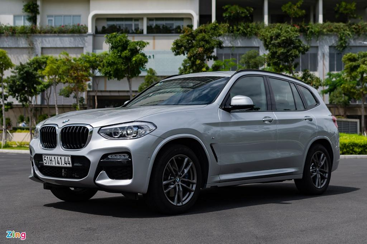 Khác biệt với các đối thủ SUV, BMW X3 tại Việt Nam được hãng xe xứ Bavaria định vị là SAV (Sport Activity Vehicle) - tức xe gầm cao mang phong cách thể thao kết hợp cùng không gian nội thất rộng rãi và tiện nghi.