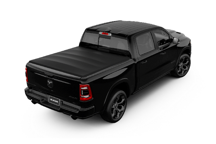 Siêu bán tải Ram 1500 sử dụng động cơ xăng V8 dung tích 5.7L HEMI kết hợp với mô tơ điện và pin 48V để tạo ra một hệ truyền động hybrid “eTorque” cho công suất tối đa 395 mã lực và mô-men xoắn cực đại đạt 555 Nm. Sức mạnh được truyền xuống 2 cầu thông qua hộp số tự động 8 cấp TorqueFlite.