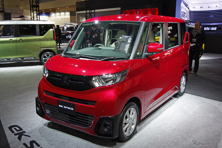 Đến nay, khi triển lãm Tokyo Motor Show 2020 diễn ra tại Nhật Bản, hãng Mitsubishi đã quyết định trình làng phiên bản thương mại của Super Height K-Wagon. Theo đó, mẫu xe kei car cao nhất của thương hiệu Mitsubishi sẽ có 2 phiên bản là eK Space và eK X Space.