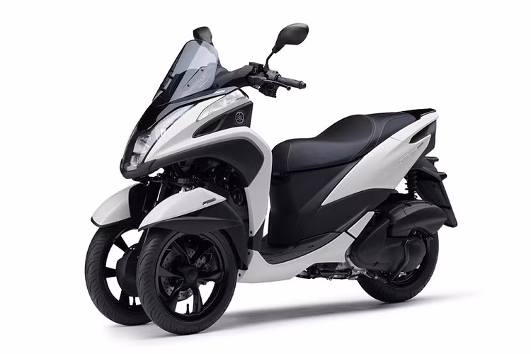 Theo đó, xe ga 3 bánh Yamaha Tricity 155 2020 có ngoại hình hoàn toàn giống với phiên bản 2019, có vẻ như Yamaha không tiến hành bất kỳ thay đổi hay nâng cấp nào cho phiên bản 2020 ngoại trừ việc bổ sung màu sắc mới để làm mới diện mạo của xe. Cụ thể hơn, Yamaha Tricity 155 sẽ có 3 tùy chọn màu là Xám, Trắng và Xanh Xám.