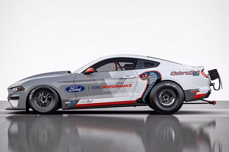 Tại đó, chiếc xe cũng sẽ lần đầu phô diễn sức mạnh của mình trước khán giả và khách hàng. Nó sẽ đối đầu với thời gian và kể cả những chiếc dragster khác tại sự kiện đó.