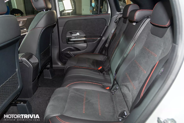 Thế hệ mới của GLA được thay đổi toàn diện để tăng sức cạnh tranh với các đối thủ “đồng hương” như: Audi Q3 hay BMW X1. Nhìn chung, diện mạo của GLA 2021 có sự năng động, thể thao hơn “người tiền nhiệm”.