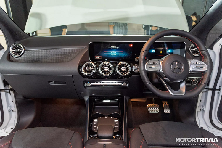 Sau khi ra mắt thế hệ thứ 2 vào cuối năm ngoái, đến nay Mercedes-Benz GLA thế hệ mới đã được giới thiệu tại Thái Lan. Mercedes-Benz GLA thế hệ mới tại Thái Lan được bán ra duy nhất phiên bản GLA 200 “AMG Dynamic” có giá bán 2.399.000 baht (khoảng 1,8 tỷ đồng). Phiên bản này được lắp ráp tại nhà máy Mercedes-Benz Thái Lan (dùng cho thị trường nội địa Thái).