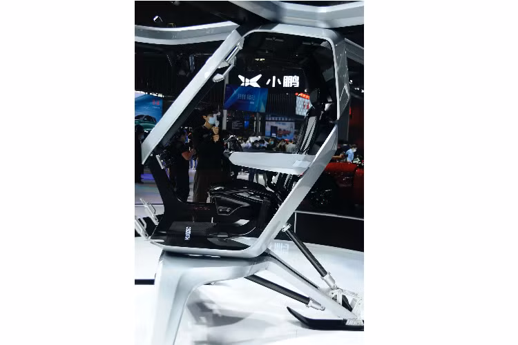 Kiwigogo có thiết kế đẹp mắt, với 8 bộ cánh quạt và bộ khung buồng lái gọn gàng. Hiện tại, dự án tham vọng này mới chỉ ở giai đoạn concept và công ty nói rằng họ “sẽ đánh giá mọi khía cạnh triển vọng của nó trước khi tiến tục đầu tư lớn vào lĩnh vực này”. Hơn nữa, Xpeng cũng nói rằng họ không mong đợi tác động tiêu cực lên hoạt động kinh doanh chính từ dự án liều lĩnh này.