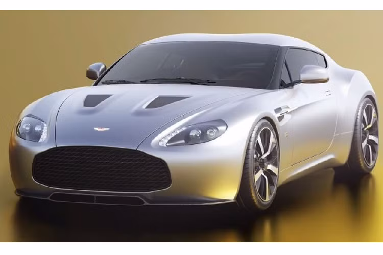 Cung cấp sức mạnh cho bộ đôi Aston Martin Vantage đặc biệt này là khối động cơ V12 hút khí tự nhiên 5.9 lít, đã được tinh chỉnh với công suất cực đại 608 mã lực – cao hơn 86 mã so với chiếc nguyên bản. Đặc biệt, phần thân xe được làm hoàn toàn từ sợi carbon trong khi người lái có thể chủ động kiểm soát tính khí động học nhờ bộ cánh gió phía sau với khả năng đóng / mở linh hoạt. Ngoài ra, bộ mâm 19-inch với nắp khóa trung tâm như trên hình là sản phẩm thiết kế từ đơn vị APP Tech.