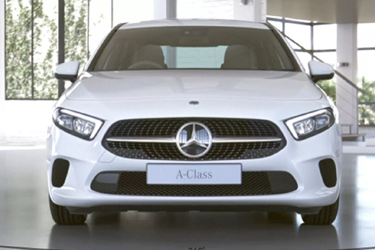 Theo dự kiến, Mercedes-Benz Thái Lan sẽ giới thiệu 2 phiên bản A Class sedan gồm: A 200 Progressive Tiêu chuẩn và 200 AMG Dynamic lắp ráp vào ngày 12/11 sắp tới.