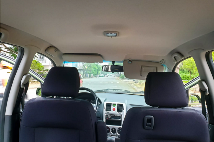 Trang bị Getz duy trì ở mức cơ bản với chìa khoá vặn cơ quen thuộc, ghế bọc Nỉ, điều hoà chỉnh cơ, hệ thống âm thanh giải trí và các tiện ích đi kèm rất đơn giản.