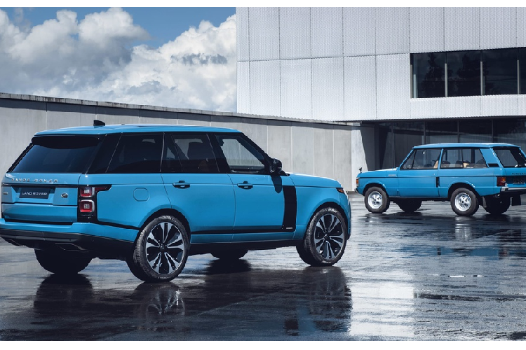 Range Rover vừa có thêm phiên bản đặc biệt kỷ niệm 50 năm thành lập mẫu SUV này mang tên Range Rover Fifty mới. Mẫu xe này sẽ được sản xuất giới hạn với số lượng 1970 chiếc, trùng với năm ra mắt chiếc Range Rover đầu tiên.
