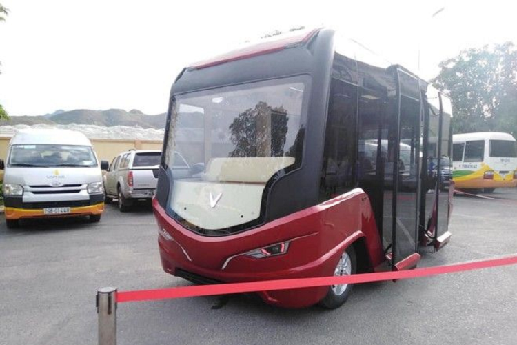 Ha Noi sap 10 tuyen buyt moi chay bang xe dien cua Vingroup?