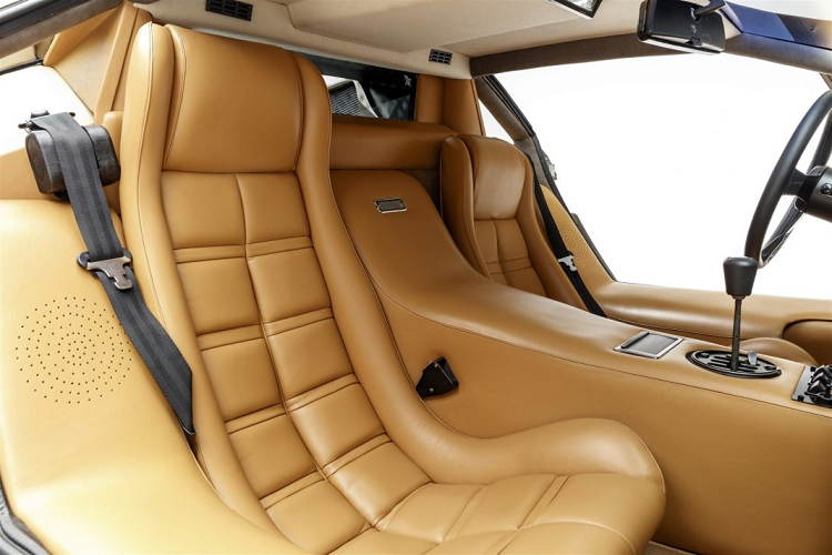 Vào tháng 8 năm 2016 LP400 đã được trang bị đã được trưng bày trong khuôn khổ sự kiện Concorso Italiano tại Monterey và được đánh giá bởi Câu lạc bộ Lamborghini, trao cho chiếc xe giải thưởng dành cho Á quân Best of Marque. Tháng 1 năm 2017, Countach LP400 với số khung 1120298 đã được Mike &amp; Colleen’s Ferraris Online LLC bán cho chủ sở hữu hiện tại và được trưng bày tại La Jolla Concours thường niên lần thứ 15 vào tháng 4 năm 2019, giành giải nhất trong Class và sau đó được trưng bày tại San Marino Motor Classic.