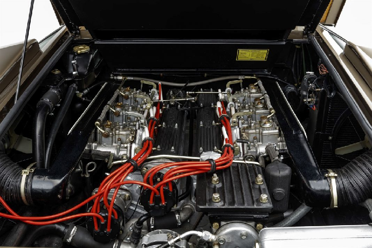 Vào năm 2014, chiếc LP400 1120298 đã bán cho ông Greg Manocherian ở tại Katonah, New York. Lúc này, ông đã thuê Gary Bobileff để sửa chữa, hoàn thành chiếc xe từ những chi tiết nhỏ nhất với tổng chi phí lên tới 226.000 Đô. Chiếc xe này được trang bị đầy đủ sách, dụng cụ và bốn bộ hành lý bằng da giống với màu nội thất xe.