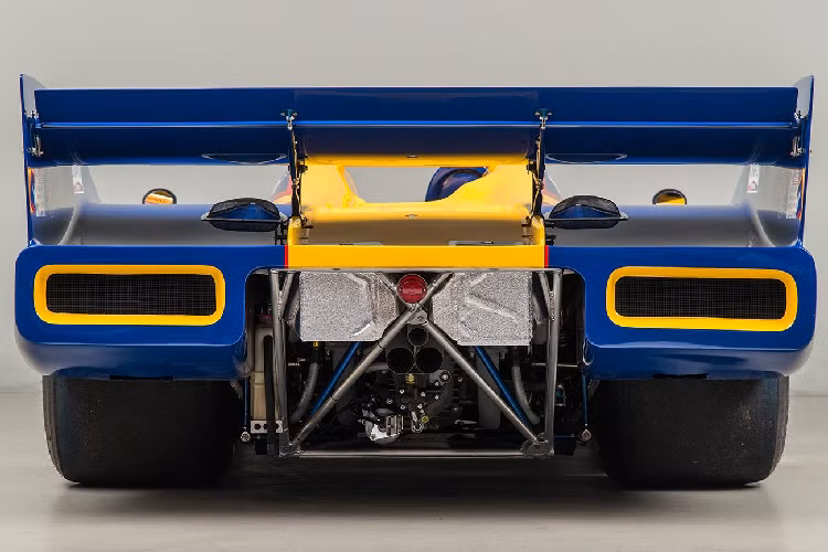 Để có thể tạo ra màu sơn giống thật nhất, Canepa Motorsports đã phải hợp tác với Ford để tìm ra công thức của màu sơn. Thậm chí, chiếc xe còn phải được tinh chỉnh lại lớp sơn khi họ mới nhận xe nhằm đảm bảo màu sơn chuẩn theo chiếc Porsche 917/30 nhất có thể.