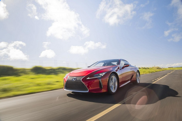 Lexus vừa chính thức giới thiệu phiên bản mới cho mẫu xe sang thể thao hai cửa Lexus LC Coupe 2021 với một số nâng cấp rất đáng chú ý.