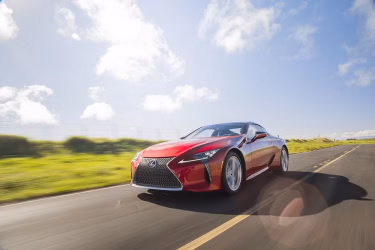 Lexus vừa chính thức giới thiệu phiên bản mới cho mẫu xe sang thể thao hai cửa Lexus LC Coupe 2021 với một số nâng cấp rất đáng chú ý.