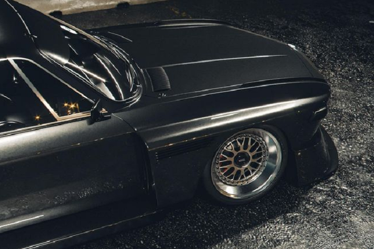 Tại thời điểm đó, mẫu xe này chỉ được sản xuất với số lượng giới hạn 1.256 chiếc trên toàn thế giới và nó mang đầy đủ các điều kiện để có thể tham dự giải đua ETCC danh giá ở châu Âu.