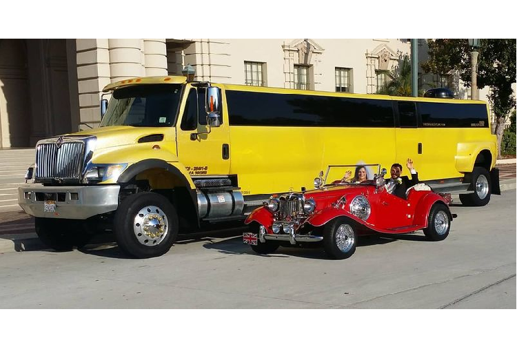 mẫu xe Colossus Limo được giới thiệu lần đầu vào năm 2010 với tên gọi The King, khi đó, The King đã được tuyên bố là chiếc limo dài nhất và lớn nhất thế giới. Tuy nhiên, điều này chưa bao giờ được công nhận chính thức.