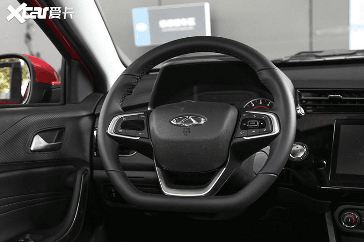 Tiggo 8 Plus là một mẫu SUV cỡ lớn và có đầy đủ 7 chỗ. Theo nhà sản xuất, kích thước của xe là dài 4.722 mm, rộng 1.860 mm, cao 1.745 mm, và trục cơ sở 2.710 mm.