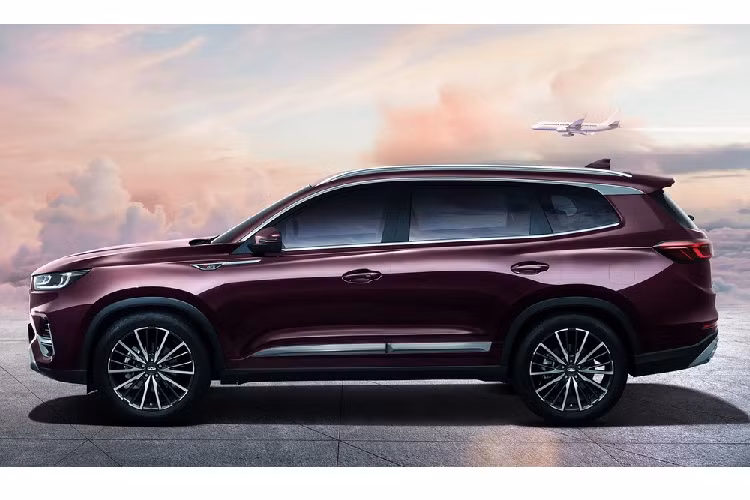 Giá xe Chery Tiggo 8 Plus chua công bố, nó sẽ chính thức hiện diện lần đầu trước công chúng tại Triển lãm Ô tô Bắc kinh 2020 diễn ra từ ngày 25/9. Khi đó, chúng ta sẽ có một cái nhìn kỹ càng và nhiều thông tin chi tiết hơn về mẫu SUV bắt mắt này.