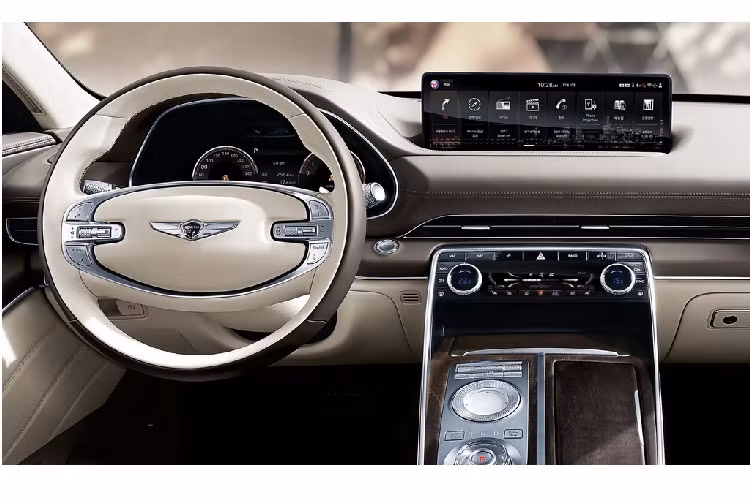 SUV mới của hãng xe Hàn được trang bị 10 túi khí tiêu chuẩn, trong đó có túi khí trung tâm cho hàng ghế trước nhằm giảm chấn thương đầu.